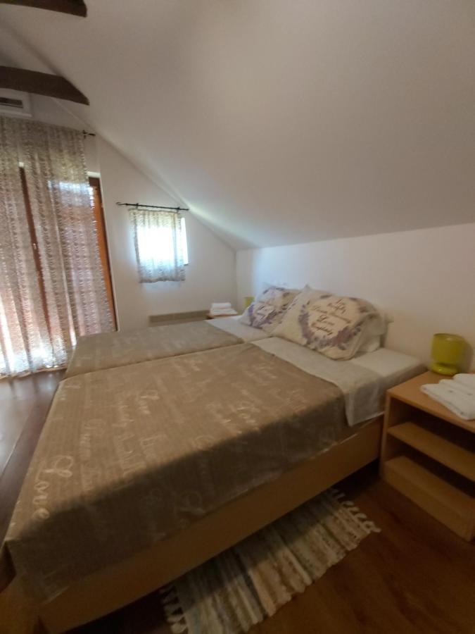 Izletiste Opatovac Guest House Eksteriør bilde