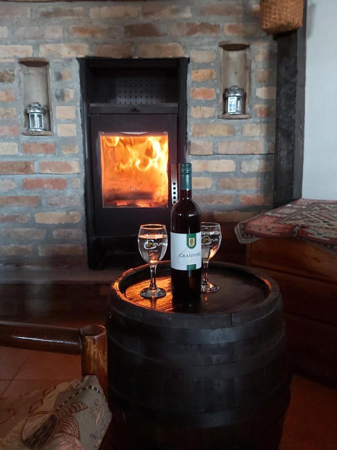 Izletiste Opatovac Guest House Eksteriør bilde