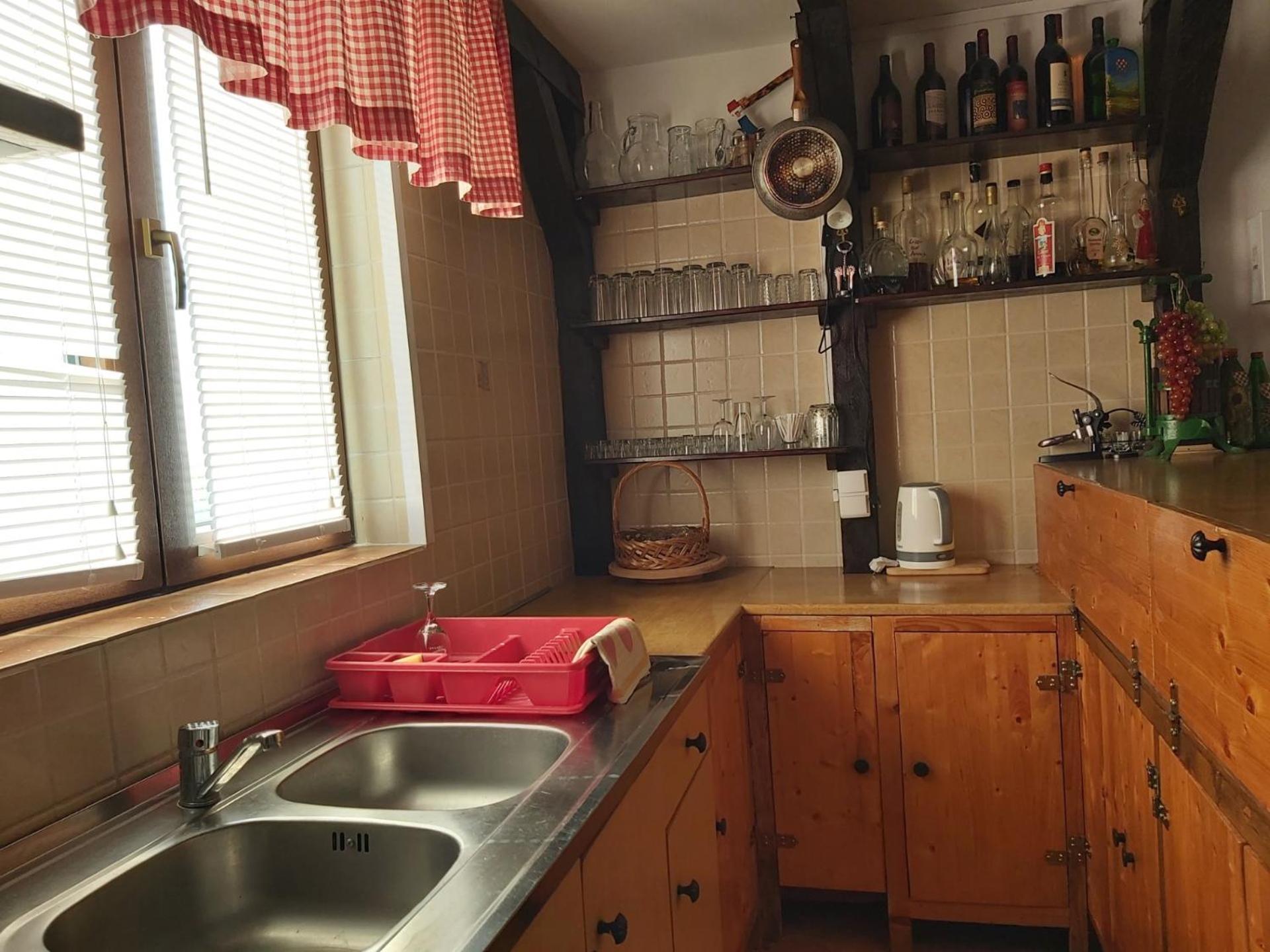Izletiste Opatovac Guest House Eksteriør bilde