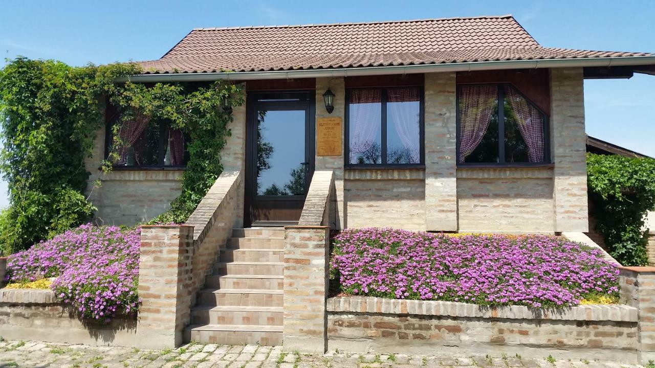 Izletiste Opatovac Guest House Eksteriør bilde